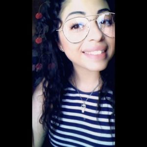 Meet your Posher, Mari